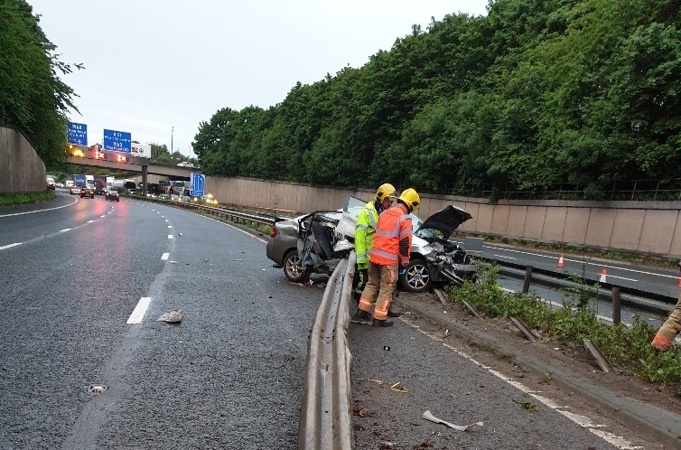 Serious Crash Partially Closed M67 Manchester News