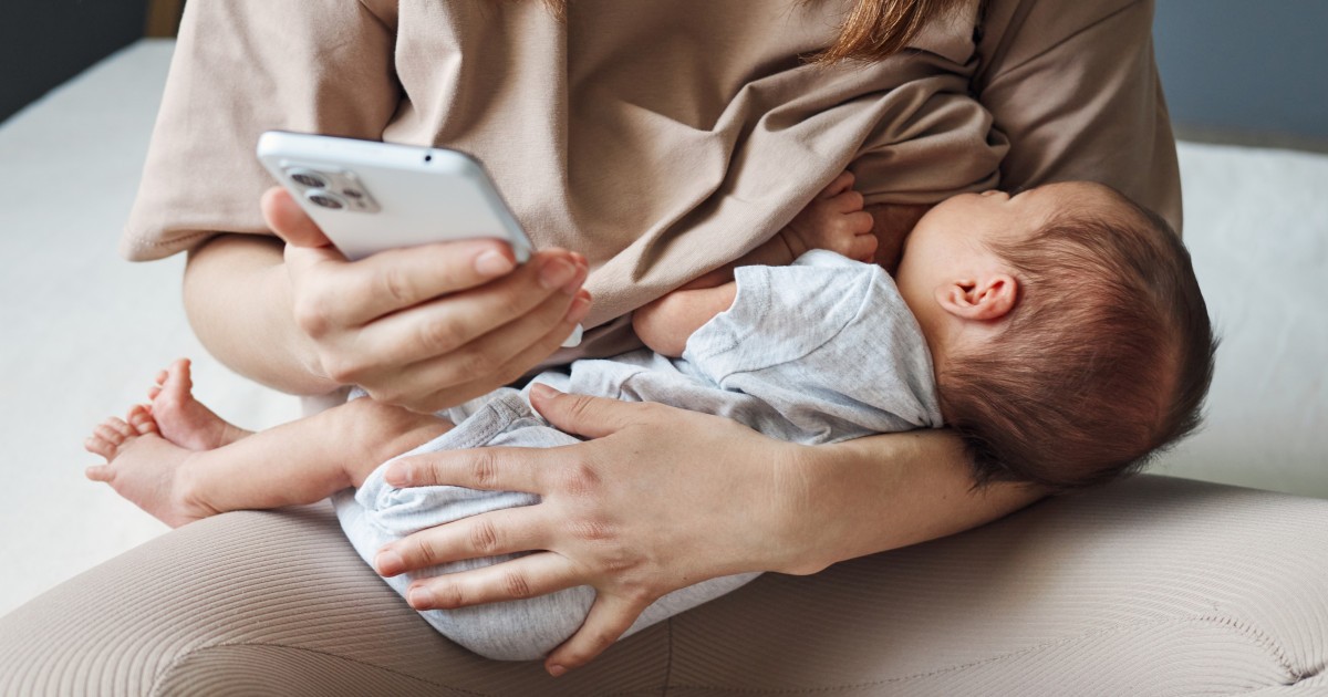‘It was traumatic’: largest study on the impact of breastfeeding difficulties on maternal mental health