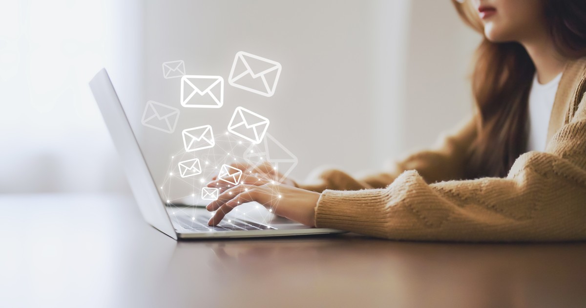The urge to reply to work emails at home could be affecting our physical and mental health