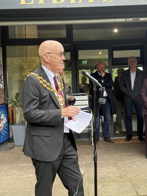 The Mayor of Oldham Cllr Eddie Moores speaking at the celebration