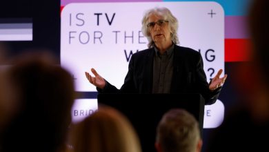 Sir Phil Redmond calls for 'urgent need to refocus' on working class representation in TV