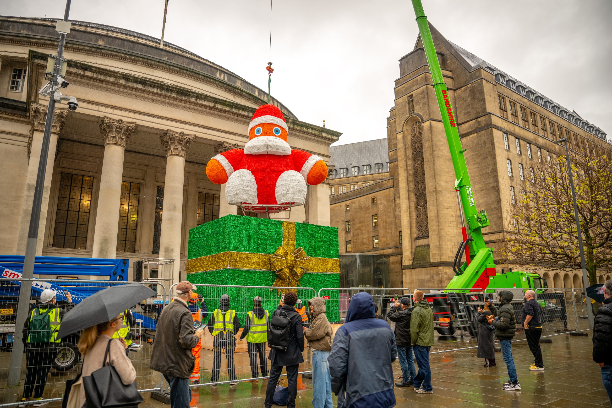 Zippy is back! Brand-new Zippy Santa lands in St Peter's Square to help Manchester celebrate Christmas